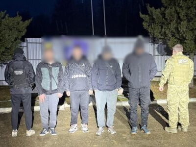 Затримання з пострілами: прикордонники викрили незаконних «туристів» неподалік Румунії
