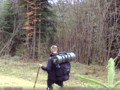 Невдало прилягли під деревом — на Буковині фотопастка викрила двох порушників кордону