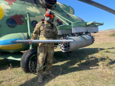 «Відпрацював — зарядився — відпрацював»: вертолітник за 10 днів здійснив 29 пусків  