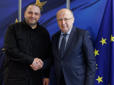 Рустем Умєров обговорив з Комісаром ЄС з оборони механізми забезпечення української армії зброєю та боєприпасами  