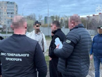 Фіктивне працевлаштування з метою бронювання: посадовцю Міноборони повідомлено про підозру  