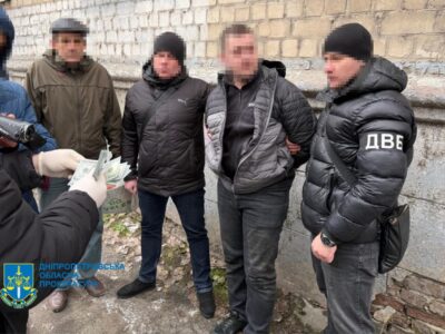 $1500 і не солдат — у Дніпрі під суд пішов поліціянт, який брав гроші з ухилянтів  