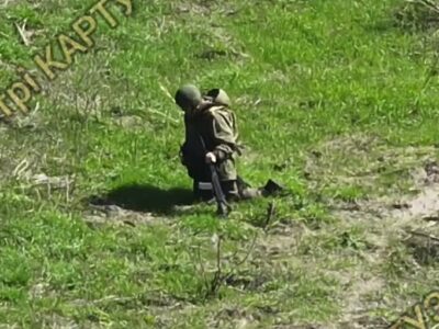 «Гострі Картузи» показали росіянина, якому довелося йти в атаку буквально на колінах  