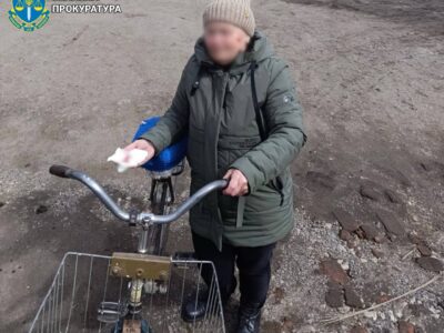 На Харківщині ворожий дрон атакував пункт видачі гумдопомоги: поранено мирну мешканку  