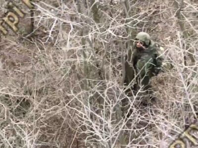 Не зняв окуляри навіть на порозі смерті — українські дронарі вполювали на фронті «двійника» Лєпса  
