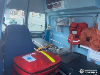 Унаслідок російських атак на Харківщині пошкоджено дві карети швидкої допомоги