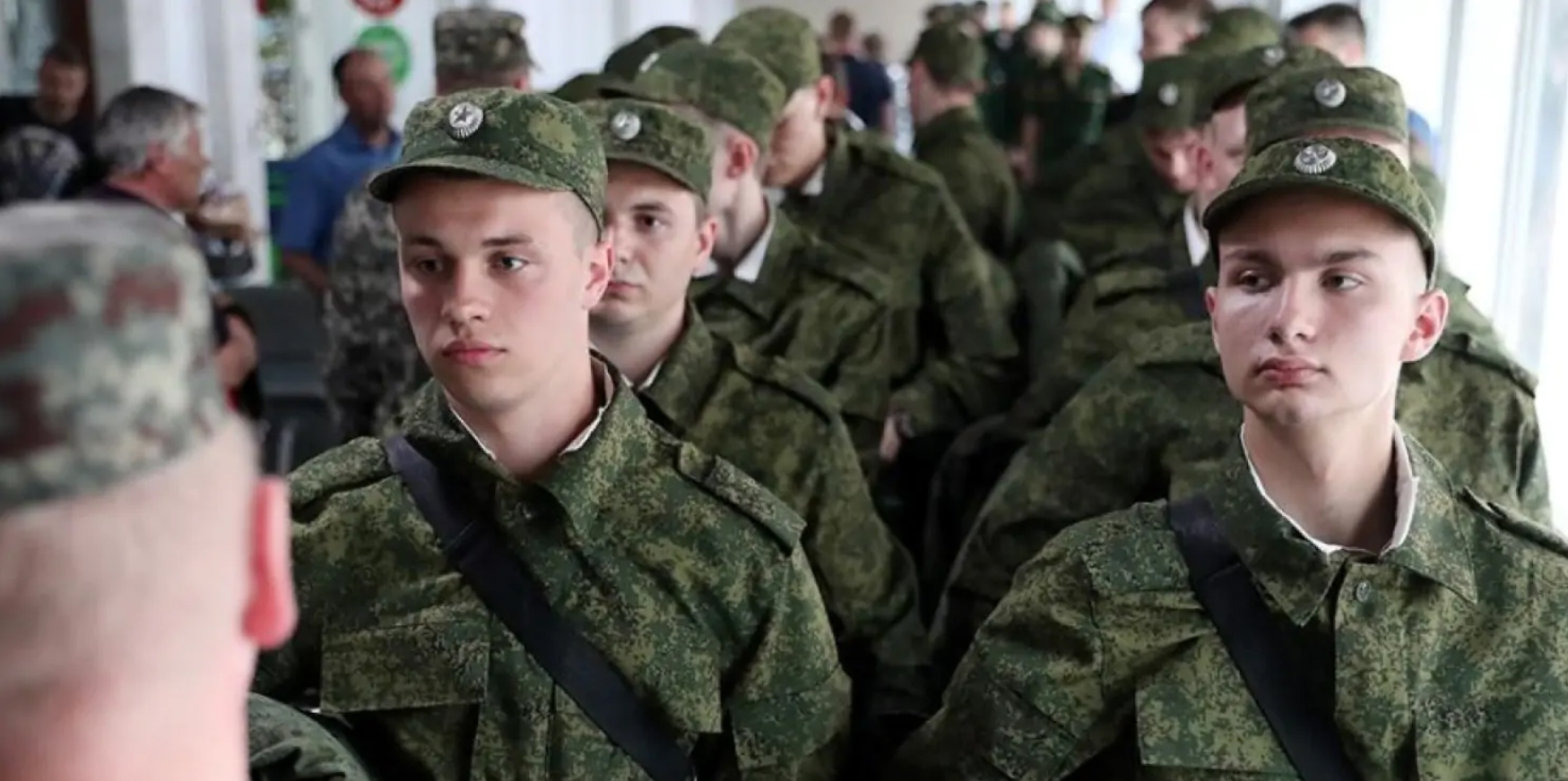 «Жахливо, що строковиків відправили на таку війну»: у рф бідкаються, що путін «перемелює» російську молодь на Курщині — перехоплення