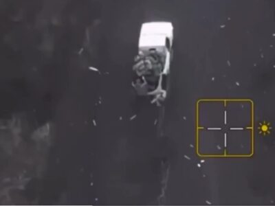 Росіяни протягнули за своїм авто піхотинців, які заплуталися в колючому дроті  