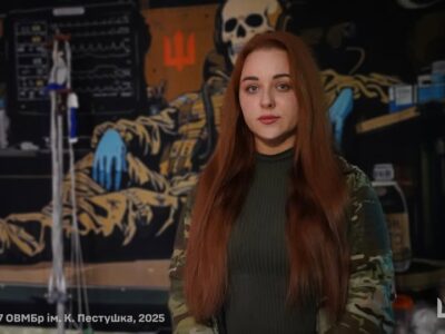 «Я крикнула водієві — і ми встигли сховатись»: як медикиня під FPV-атакою врятувала важкопораненого  