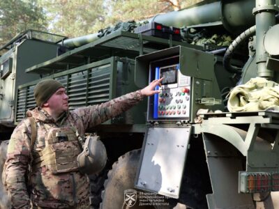 «Головне — люди» — артилерист «Зевс» про те, як освоїв чотири гармати і чому не можна «геройствувати» наосліп  