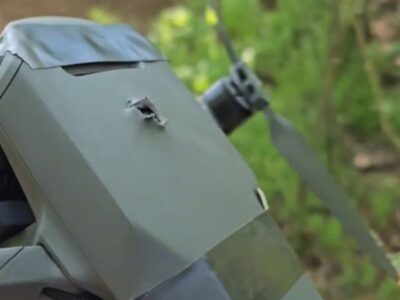 «Добряче забив орка» — український дрон дістався своїх позицій, попри «важке поранення»  