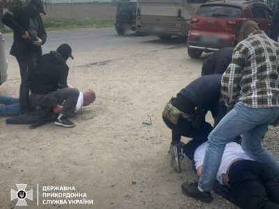 $8000 за відсік для інструмента — на Одещині затримали водіїв, які везли до Молдови ухилянта  
