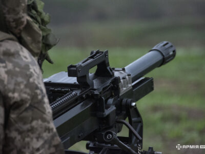 Мотоцикли, FPV і «свіжа піхота»: на Покровському напрямку тривають атаки, але ворог втрачає більше, ніж здобуває  