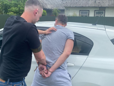 «Спецпакет» за $13 500: на Львівщині ліквідували канал незаконного переправлення осіб через кордон  