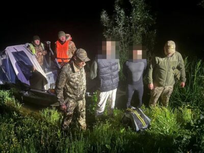 Тікали та маскувалися: ухилянти-водолази намагалися переплисти Дністер