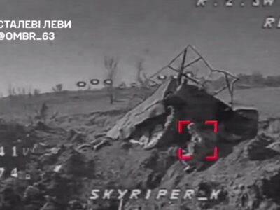 «Мруть як мухи» — ні автомати, ні лопати, ні навіть «плащі-невидимки» не рятують окупантів від FPV-дронів  