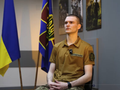 «У темряві, де був тільки Бог, я і спогади» — гвардієць після трьох років полону записав пісню для мами, створену в неволі  