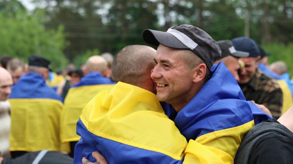 Після полону: Міністр оборони України підписав наказ про комплексну підтримку захисників  