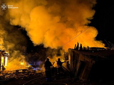 Потрібен подальший тиск на Росію, який примусить її до тиші та до перемовин — Президент  