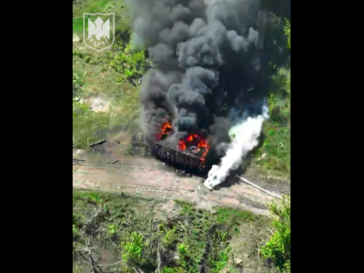 Згоріти серед руїн — ворожа броня згоріла серед залишків населеного пункту