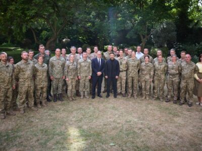 Президент відвідав українських військових, які навчаються у Великій Британії  