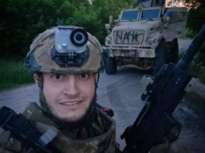 Інструкція з YouTube — і за кермо MaxxPro: як водій-санітар за 30 хвилин освоїв бронеавтомобіль  