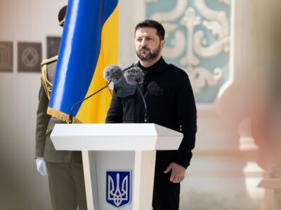 Президент привітав громадян із Днем Конституції: Україна — це мільйони дій і подвигів  
