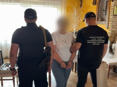 На Закарпатті сімейна лікарка «торгувала» дозволами на виїзд для військовозобов’язаних  
