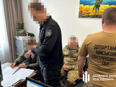 Роками крала по 30 грн із зарплат бійців: бухгалтерка військової частини привласнила 11,5 млн