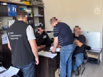 Ексначальнику управління ЗСУ повідомлено про підозру у незаконному збагаченні та зберіганні зброї  