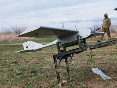 «Вони перейшли до іншої тактики»: на Покровському напрямку ворог лізе вперед у «кікіморах» і плащах  