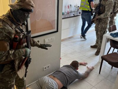 Беруть тільки криптою: прикордонники викрили оборудку з ухилянтами на 450 тисяч доларів  