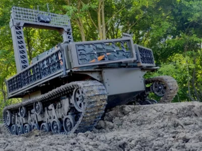 Понад півтони вантажу під обстрілами: ЗСУ отримають новий безпілотний комплекс «Мураха»  