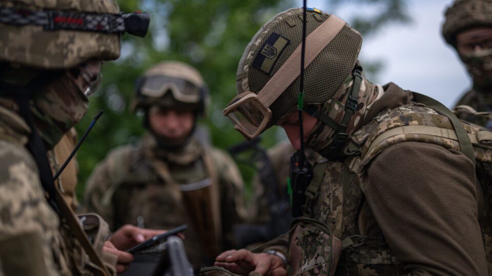 «Методичне знищення вулиці, будинок, за будинком»: на Олександрівському напрямку ворог б’є КАБами по тилах  