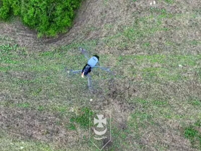 «Рукопашний бій дронів»: український пілот віртуозно мінуснув ворожий «Мавік»  