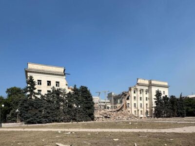 Російські КАБи вдруге за день атакували Херсон: знищено будівлю обласної державної адміністрації  