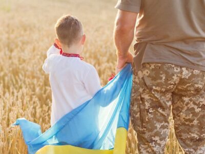 «Розкажу сину більше, коли виросте» — бійці «Азову» поділилися своїми історіями до Дня батька  