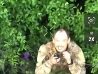 Останній танець перед смертю: окупант влаштував «перформанс» для українського дрона  