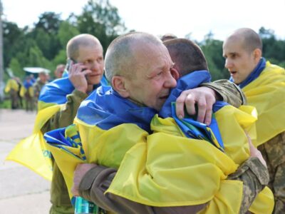 Президент повідомив про новий обмін: більшість звільнених захисників були у полоні з 2022 року  