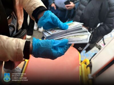 На Львівщині викрили жінку, яка за $25 тисяч обіцяла вивезти чоловіків за кордон  