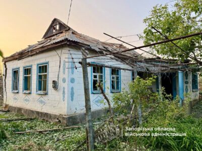 Ракетний удар по Запоріжжю: масштабні руйнування та поранені  