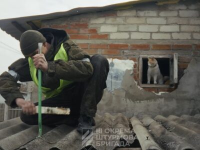 Педагогічна складова — як російські військовополонені відбудовують оселі в Ізюмі  