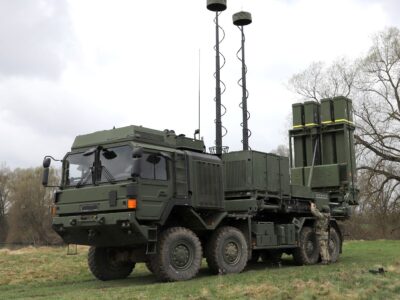 Рустем Умєров привітав українських бійців з Днем зенітних ракетних військ  