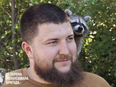 «Сержантка Моллі» — у бійців бригади «Великий Луг» з’явилася незвичайна вихованка  
