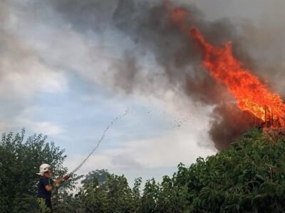 На Миколаївщині військові врятували подружжя пенсіонерів із палаючого будинку  