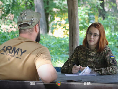 «Краще розбити посуд, аніж відриватися на рідних»: як бійці проходять психологічну реабілітацію  