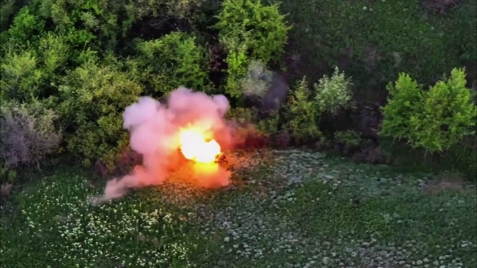 «У нього влітає дрон — „окей, хай буде“»: поблизу Лимана противник кидає свою піхоту в «зомбі-штурми»  