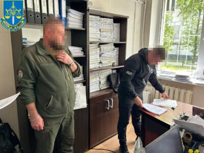 Комбат пішов під суд за незаконну виплату бойових підлеглій  