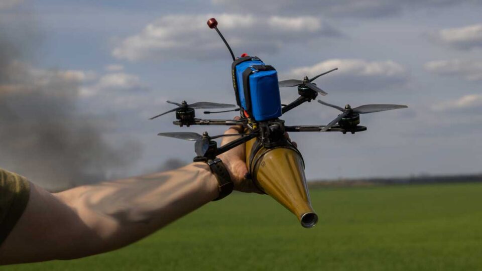 Перетворили на брухт: як FPV-дрони позбавили окупантів гармати та мотоциклів 