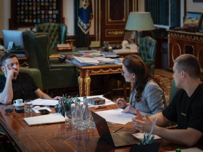 Президент визначив завдання для оновленого уряду: пріоритет — власна зброя та дрони  